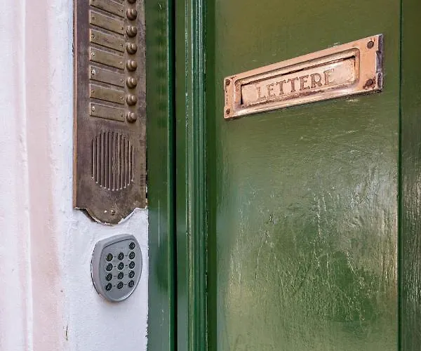 Intimo Ed Eclettico A Trastevere דירה